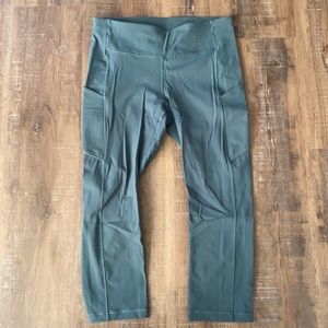 Lululemon teal run crop size 8